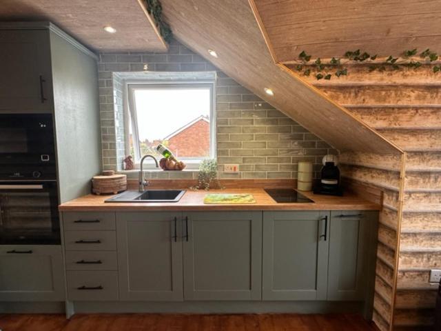 Apartment Squirrel Hideaway With Hot Tub In Formby, Liverpool