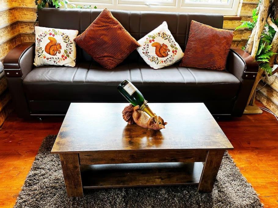 Squirrel Hideaway With Hot Tub In Formby, Liverpool Apartment *