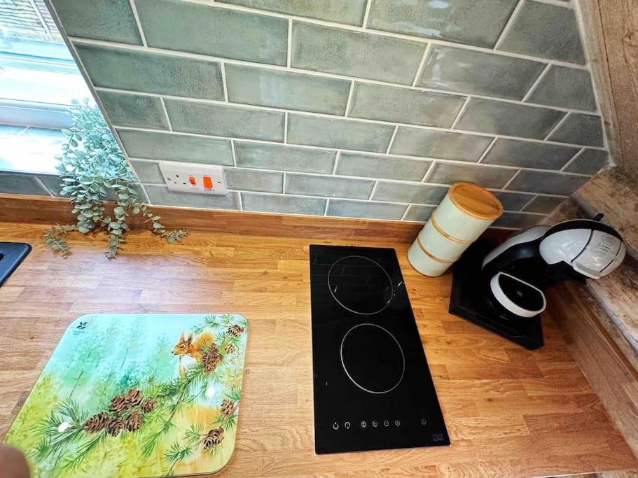 Apartment Squirrel Hideaway With Hot Tub In Formby, Liverpool